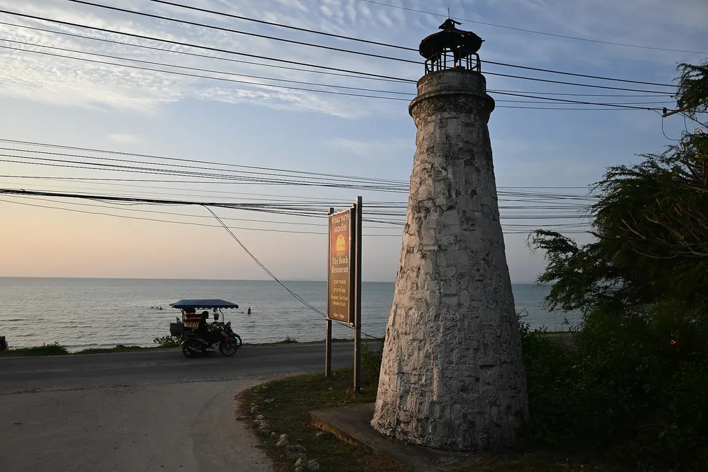 Old lighthouse · Bang Saray