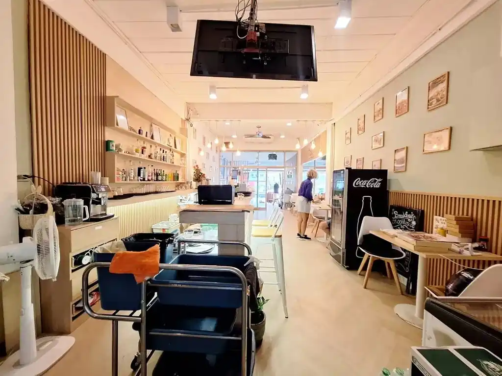Burger Breakfast Lounge Khon Kaen – turnkey breakfast and burger café near Central Plaza, photo 7
