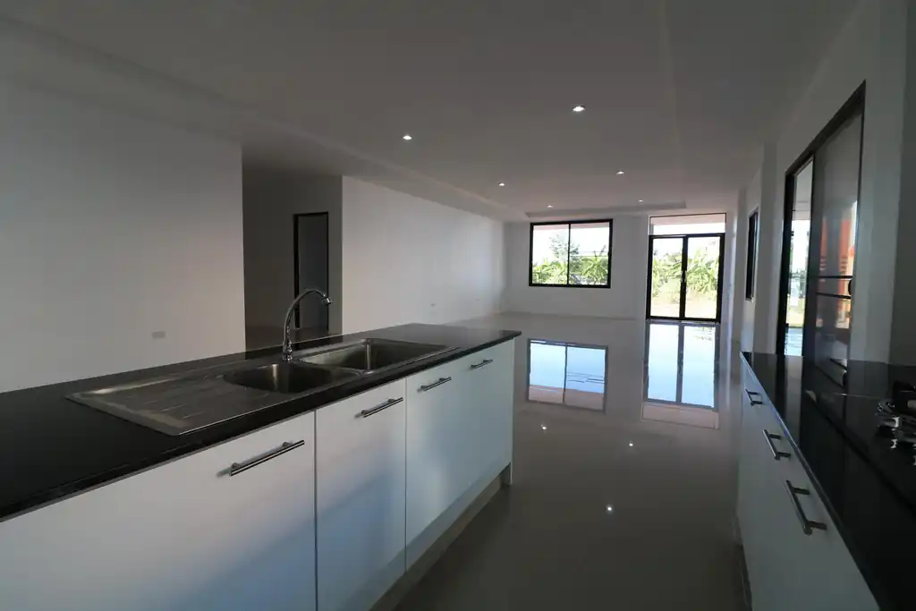 Tenanted 4 bedroom, 3 bathroom home on a large plot for sale in Mu Mon, Udon Thani, photo 12
