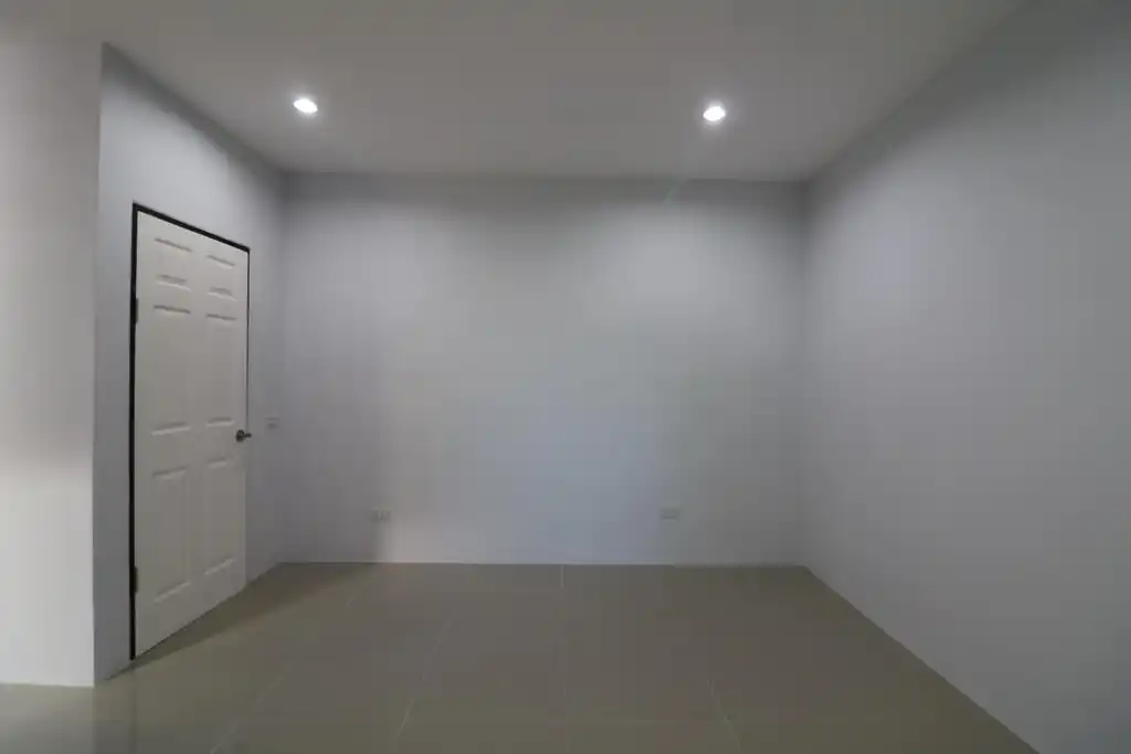 Tenanted 4 bedroom, 3 bathroom home on a large plot for sale in Mu Mon, Udon Thani, photo 18