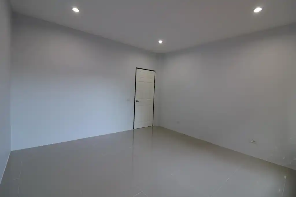 Tenanted 4 bedroom, 3 bathroom home on a large plot for sale in Mu Mon, Udon Thani, photo 25
