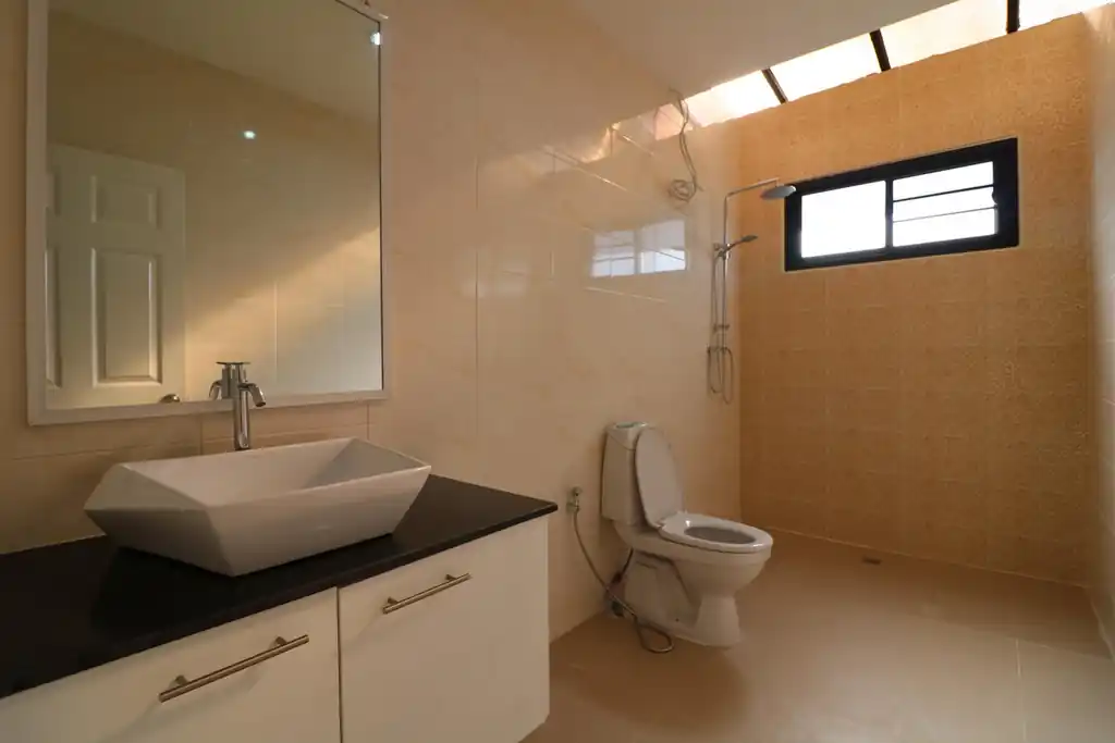 Tenanted 4 bedroom, 3 bathroom home on a large plot for sale in Mu Mon, Udon Thani, photo 29