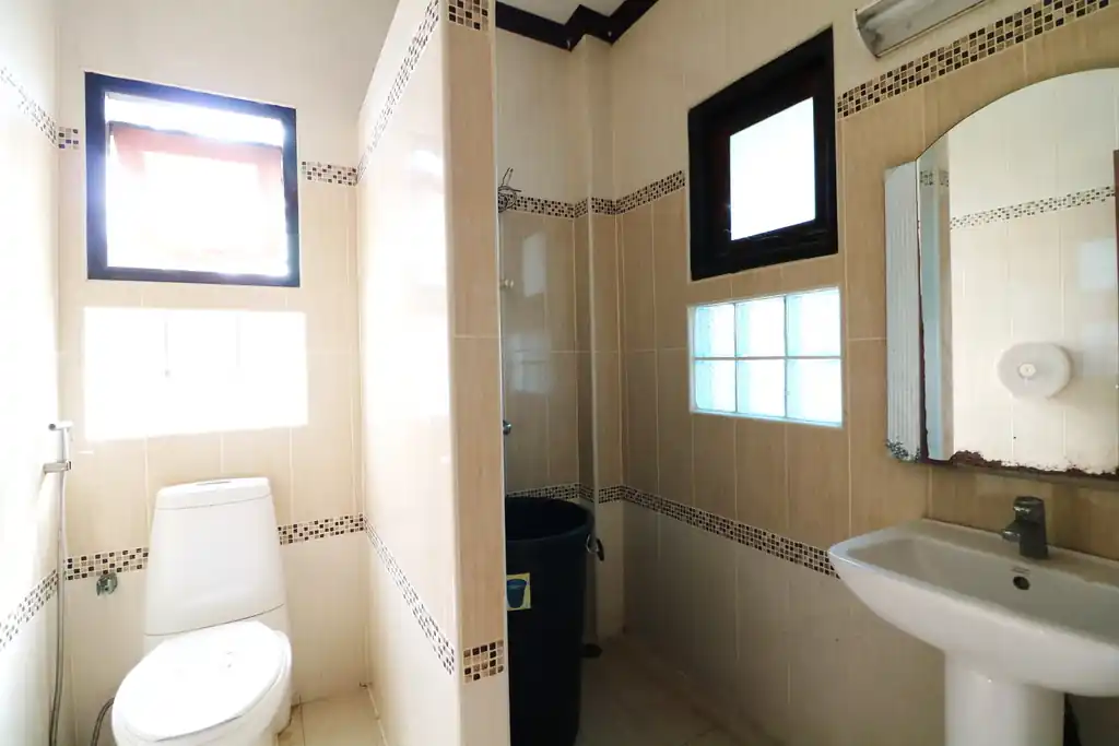 4 bedroom, 5 bathroom stylish 664 sq m home with lake views for sale in Nong Khai, photo 31