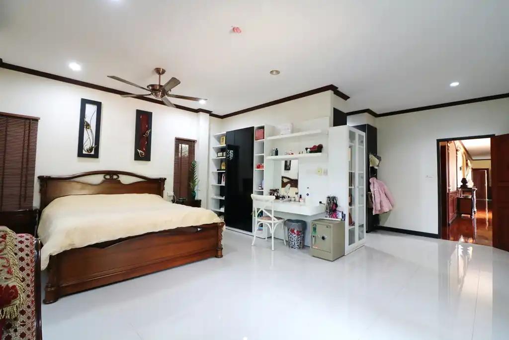 4 bedroom, 5 bathroom stylish 664 sq m home with lake views for sale in Nong Khai, photo 41