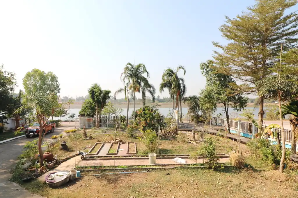 4 bedroom, 5 bathroom stylish 664 sq m home with lake views for sale in Nong Khai, photo 7