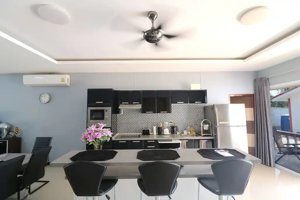 4 bedroom, 5 bathroom lakeview home for sale with furnishings, Ban Tat, Udon Thani, photo 11