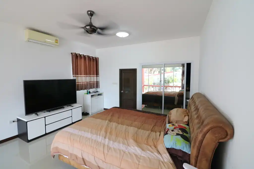 4 bedroom, 5 bathroom lakeview home for sale with furnishings, Ban Tat, Udon Thani, photo 15