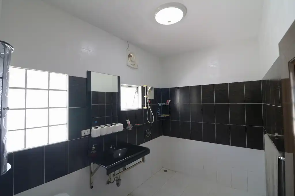 4 bedroom, 5 bathroom lakeview home for sale with furnishings, Ban Tat, Udon Thani, photo 18