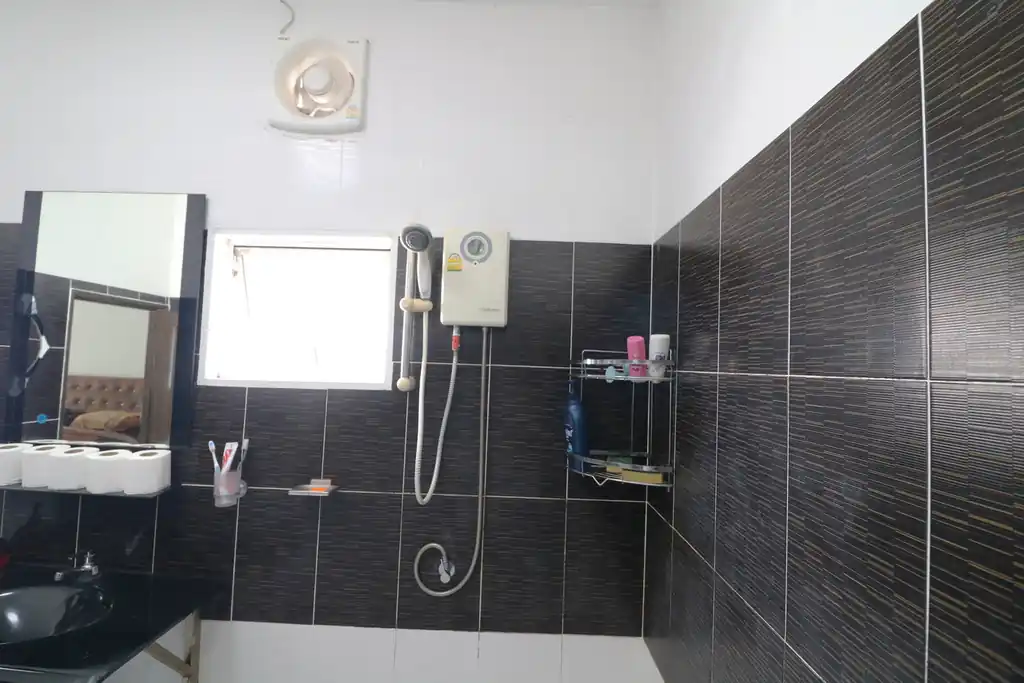 4 bedroom, 5 bathroom lakeview home for sale with furnishings, Ban Tat, Udon Thani, photo 19