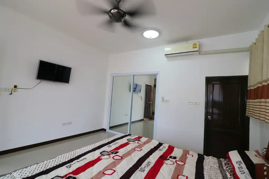 4 bedroom, 5 bathroom lakeview home for sale with furnishings, Ban Tat, Udon Thani, photo 25