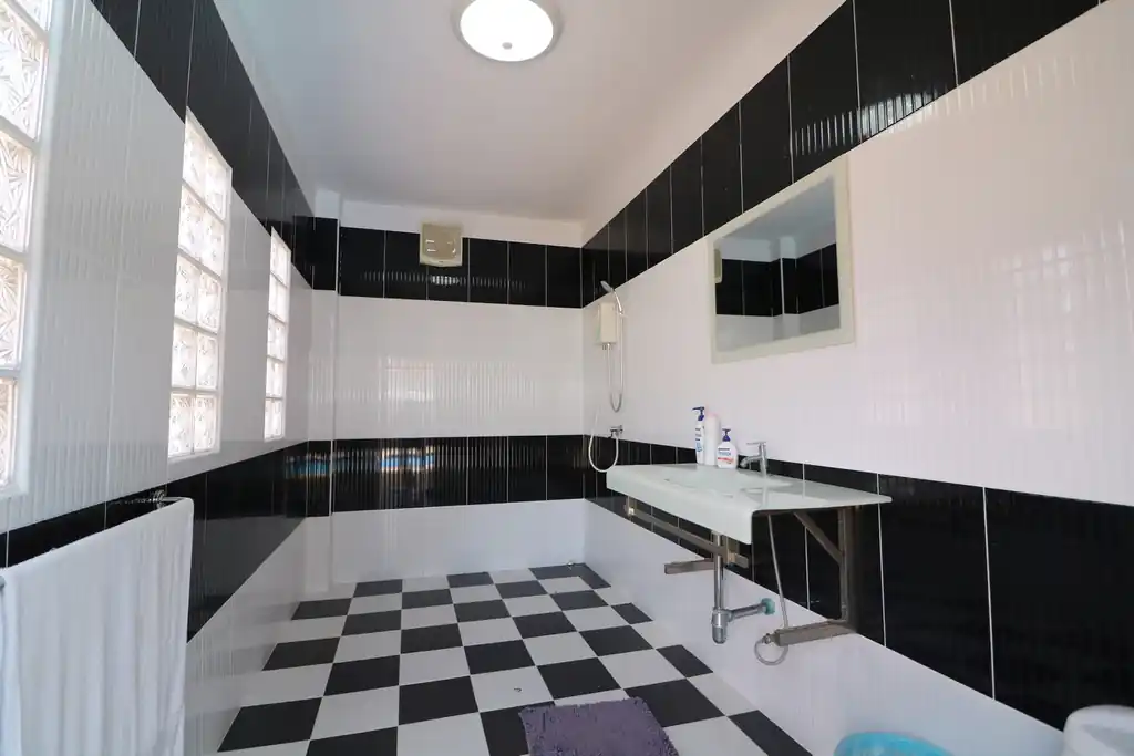 4 bedroom, 5 bathroom lakeview home for sale with furnishings, Ban Tat, Udon Thani, photo 46