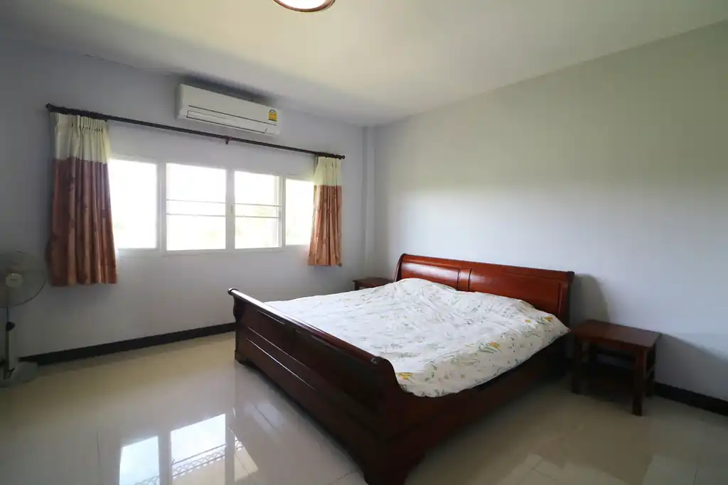 Two homes with 5 bedrooms and 4 bathrooms for sale on 1 rai 90 talang wah, Kumphawapi, Udon Thani, photo 33
