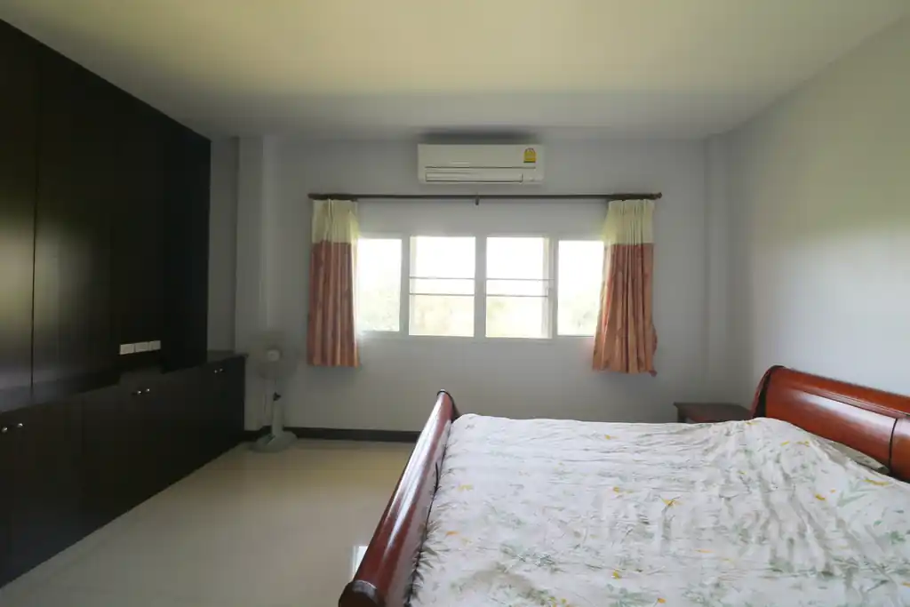 Two homes with 5 bedrooms and 4 bathrooms for sale on 1 rai 90 talang wah, Kumphawapi, Udon Thani, photo 34