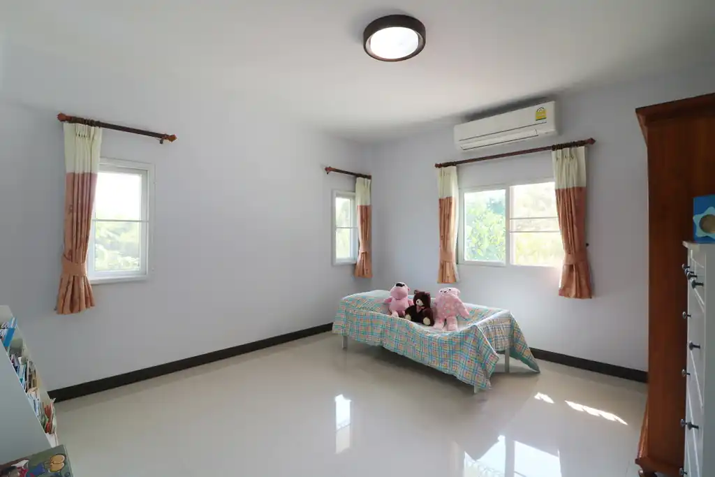 Two homes with 5 bedrooms and 4 bathrooms for sale on 1 rai 90 talang wah, Kumphawapi, Udon Thani, photo 46