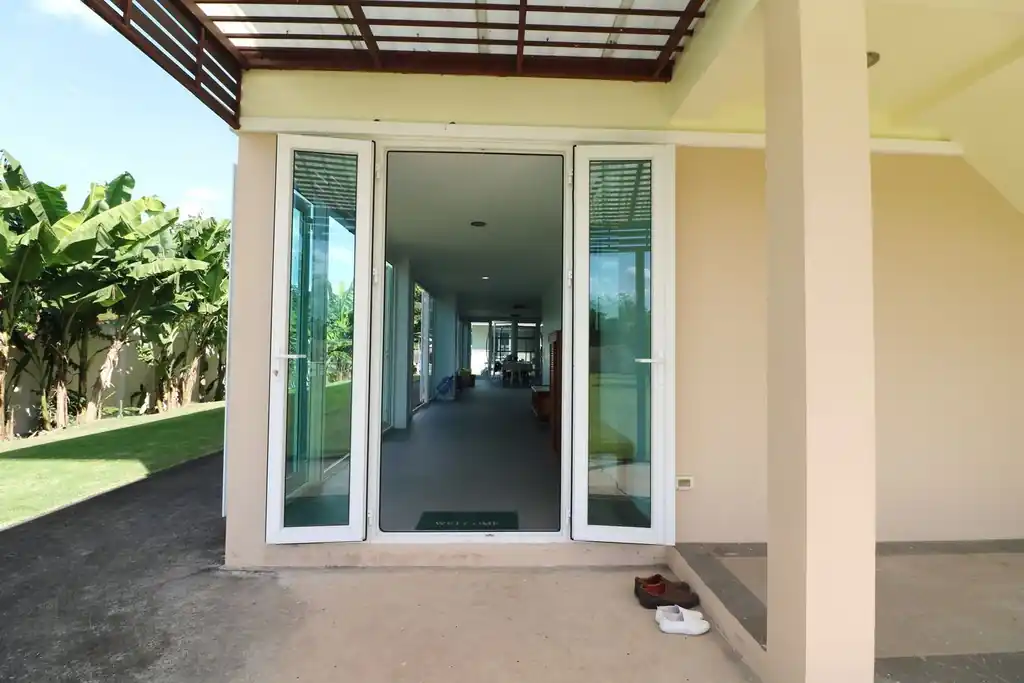 Two homes with 5 bedrooms and 4 bathrooms for sale on 1 rai 90 talang wah, Kumphawapi, Udon Thani, photo 5