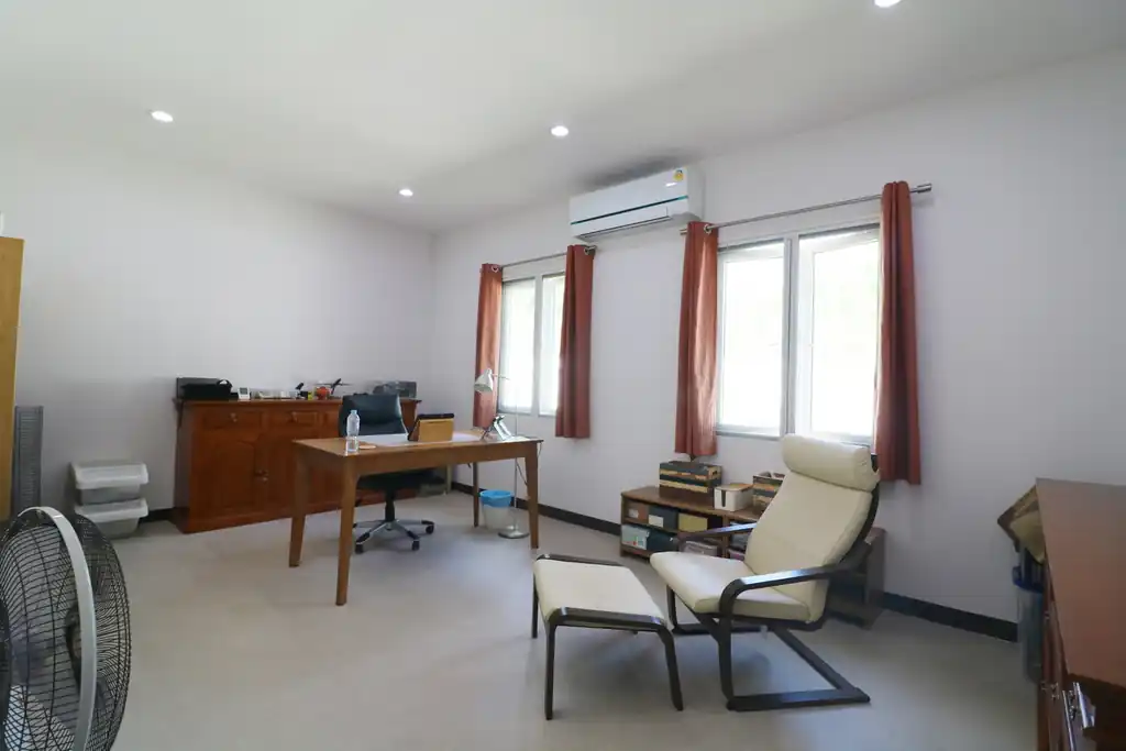 Two homes with 5 bedrooms and 4 bathrooms for sale on 1 rai 90 talang wah, Kumphawapi, Udon Thani, photo 55