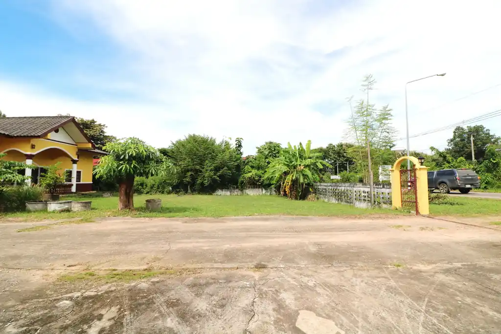 Two homes plus a shopfront on 2+ rai for sale in Lam Pao, Kalasin, photo 21