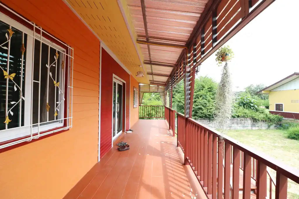 Two homes plus a shopfront on 2+ rai for sale in Lam Pao, Kalasin, photo 3