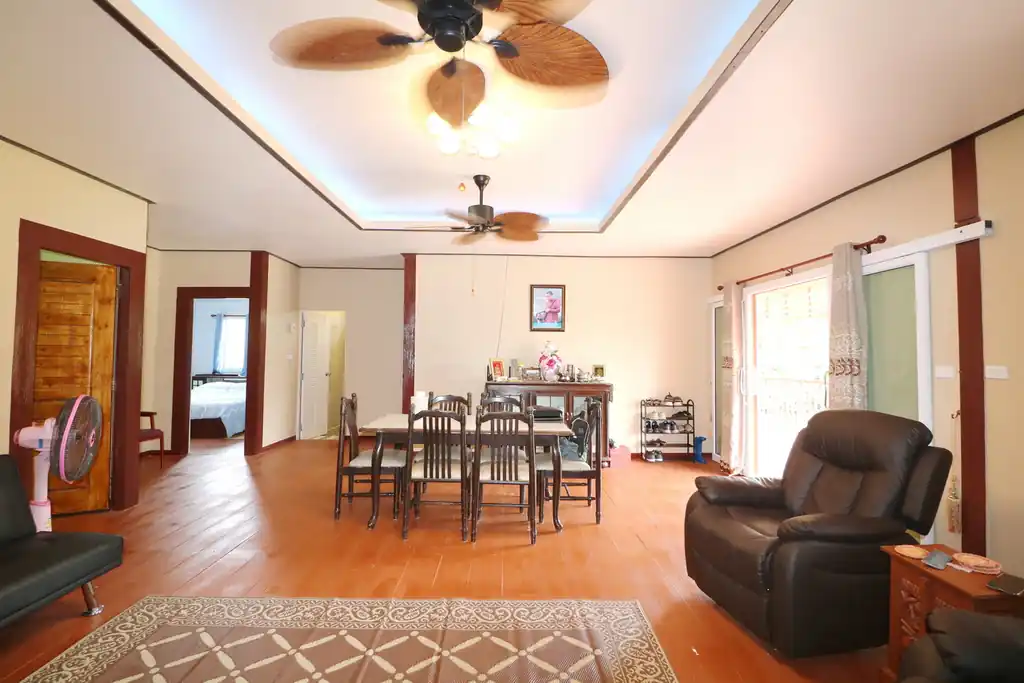 Two homes plus a shopfront on 2+ rai for sale in Lam Pao, Kalasin, photo 8