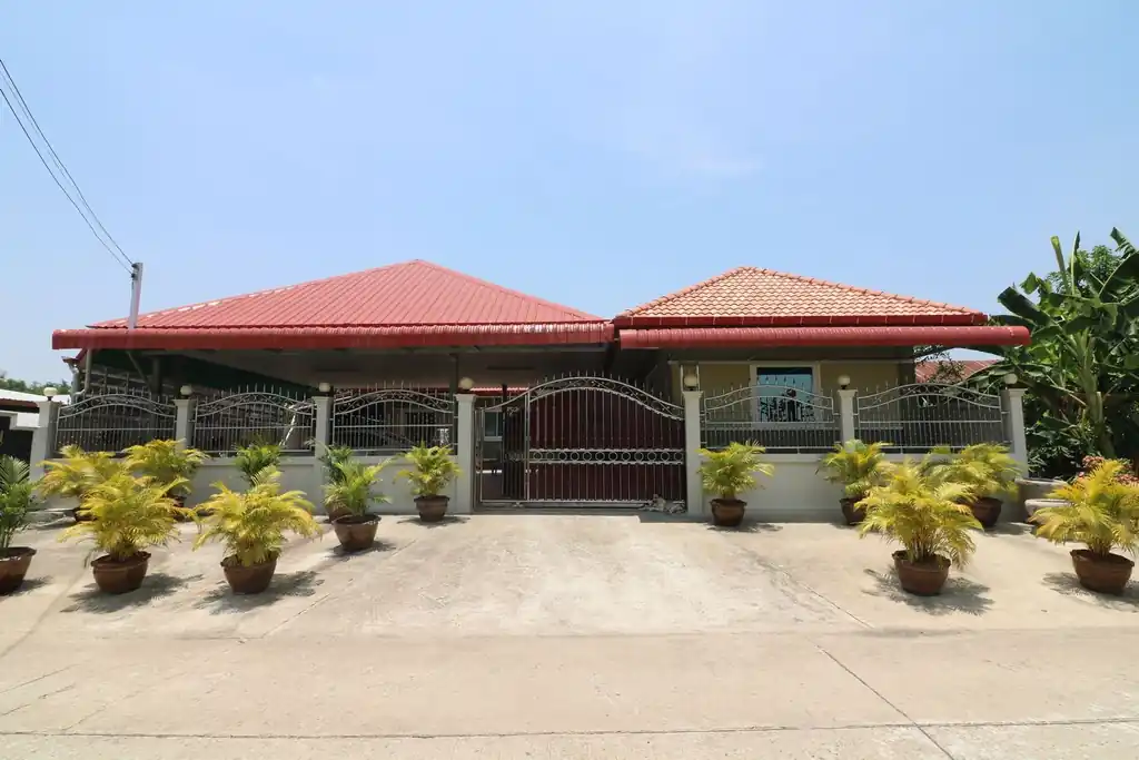 Two homes about 4 years old for sale in Hin Khon, Lam Plai Mat, Buriram, photo 2