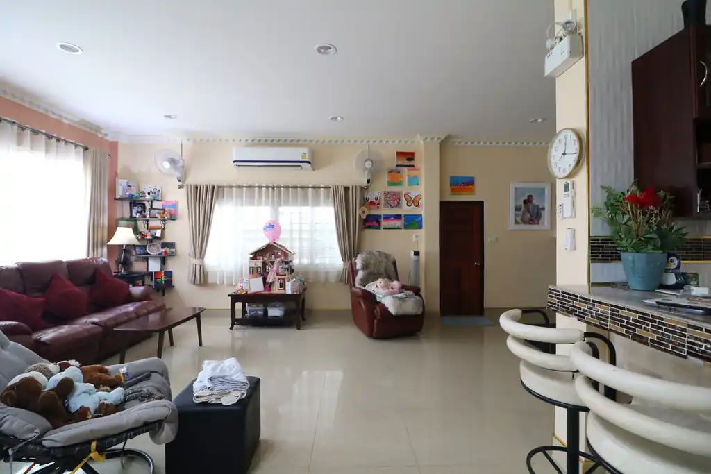 Spacious 4 bed, 4 bath corner house for sale in Mak Khaeng, Udon Thani, photo 12