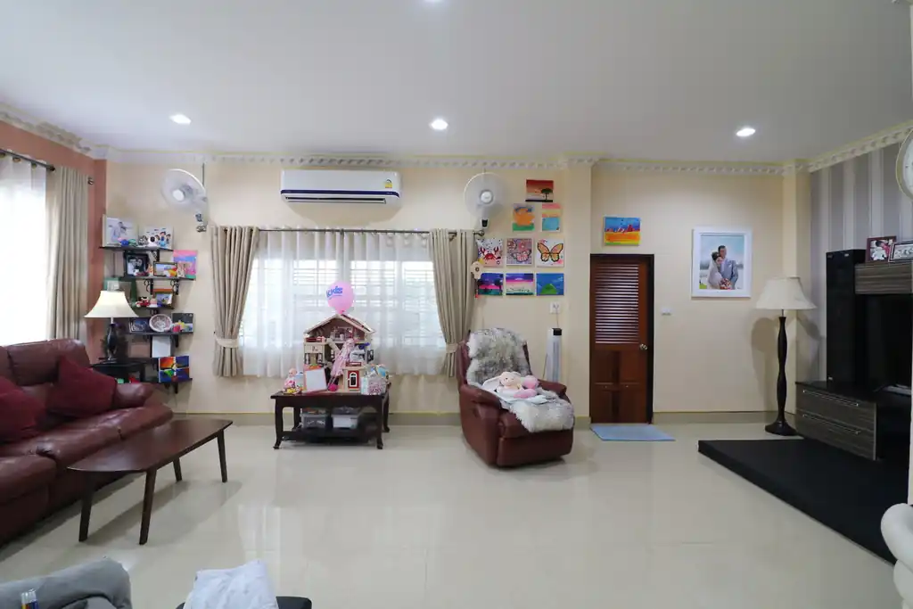 Spacious 4 bed, 4 bath corner house for sale in Mak Khaeng, Udon Thani, photo 16