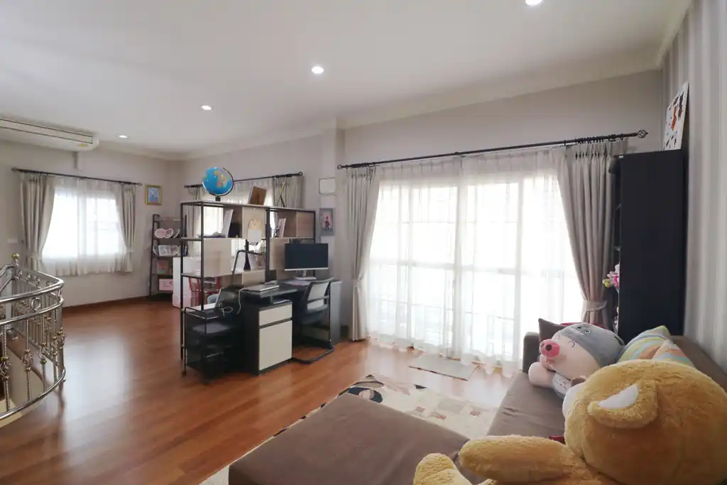 Spacious 4 bed, 4 bath corner house for sale in Mak Khaeng, Udon Thani, photo 27
