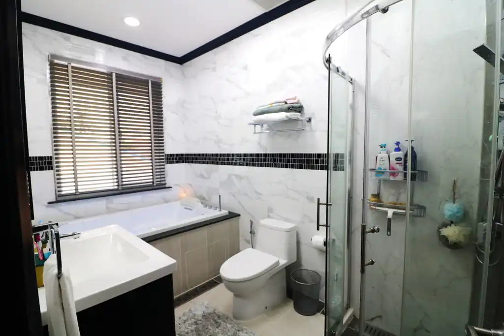 Spacious 4 bed, 4 bath corner house for sale in Mak Khaeng, Udon Thani, photo 32