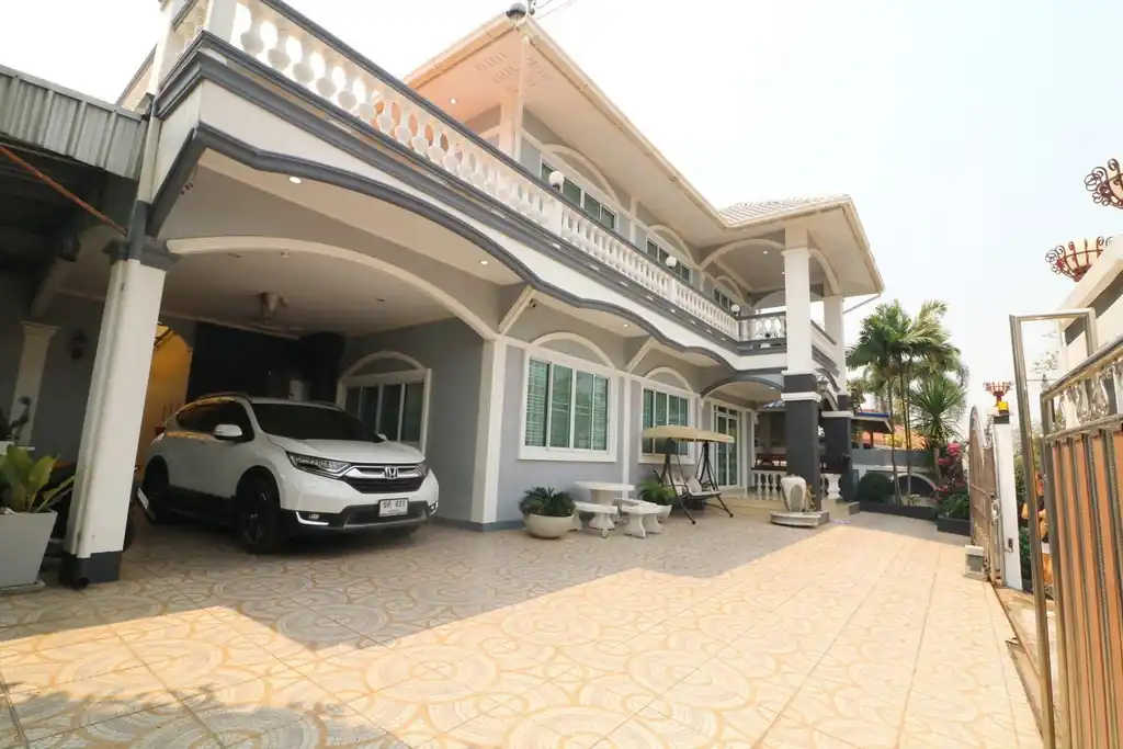 Spacious 4 bed, 4 bath corner house for sale in Mak Khaeng, Udon Thani, photo 4