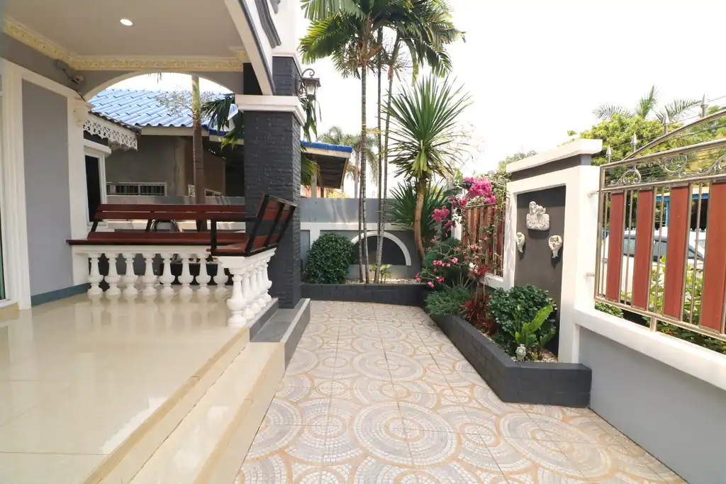 Spacious 4 bed, 4 bath corner house for sale in Mak Khaeng, Udon Thani, photo 6