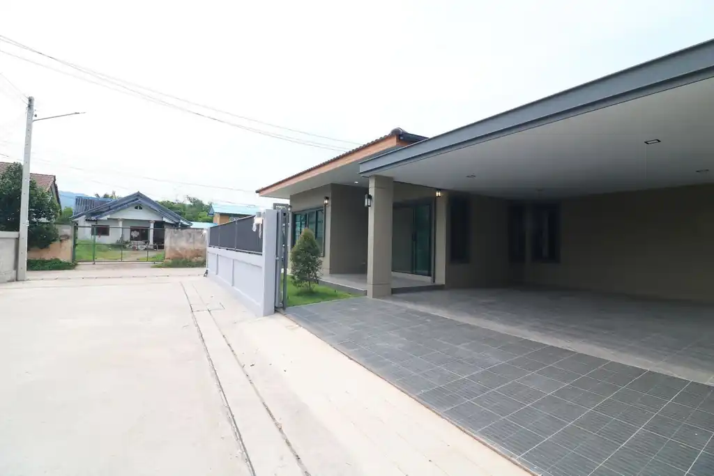 3 bed, 2 bath corner-block home for sale in Nong Bua Lam Phu city, photo 2