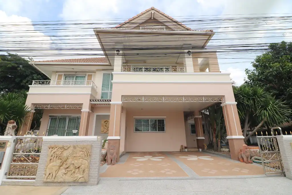 4 bedroom, 3 bathroom, 2 study home for sale in a prime Khon Kaen city area, photo 2