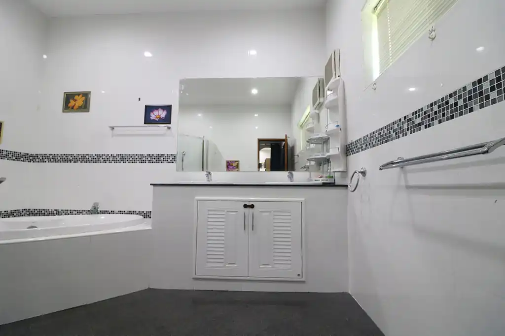 3 bedroom, 2 bathroom home for sale on large corner block, Thanadon Home Place, Udon Thani, photo 29