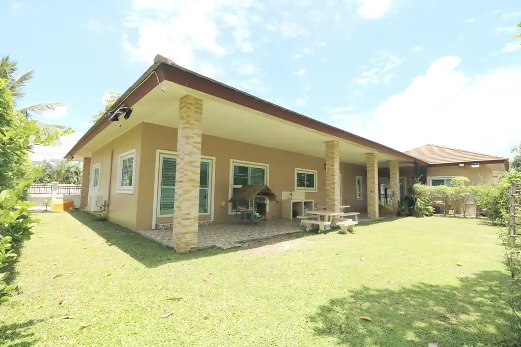 3 bedroom, 2 bathroom home for sale on large corner block, Thanadon Home Place, Udon Thani, photo 6