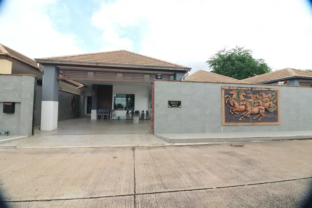4 bed, 3 bath pool home for sale in Phapirom Park Villa, Khon Kaen, photo 3