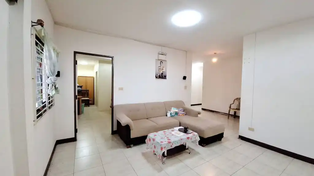 Two-house compound on 1+ rai for sale in Mak Khaeng, Udon Thani, photo 11