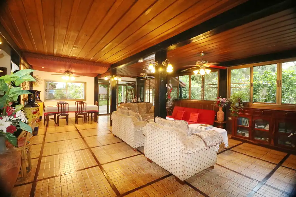 Rare Thai teak character two-story home for sale on 3,932 sq m, Nong Na Kham, Udon Thani, photo 14