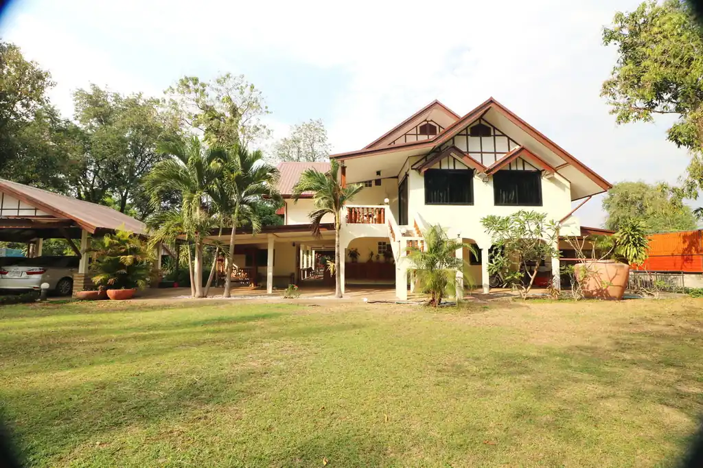 Rare Thai teak character two-story home for sale on 3,932 sq m, Nong Na Kham, Udon Thani, photo 3