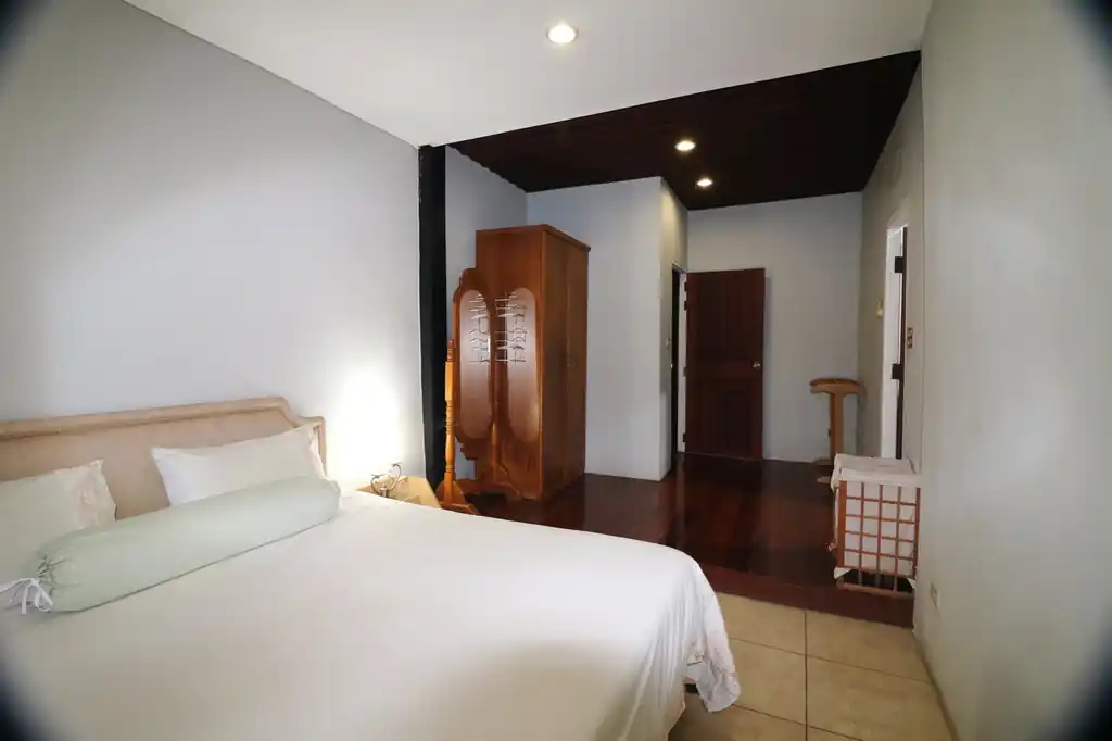Rare Thai teak character two-story home for sale on 3,932 sq m, Nong Na Kham, Udon Thani, photo 33