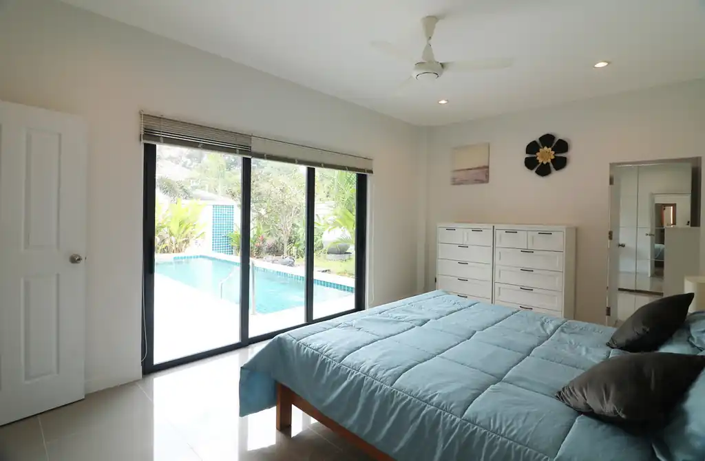 A barely lived-in 4 bedroom, 3 bathroom pool villa for sale in Khon Kaen at 8 Villas Riverside, photo 16