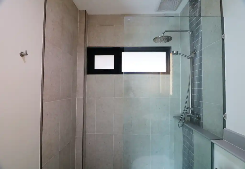 A barely lived-in 4 bedroom, 3 bathroom pool villa for sale in Khon Kaen at 8 Villas Riverside, photo 19