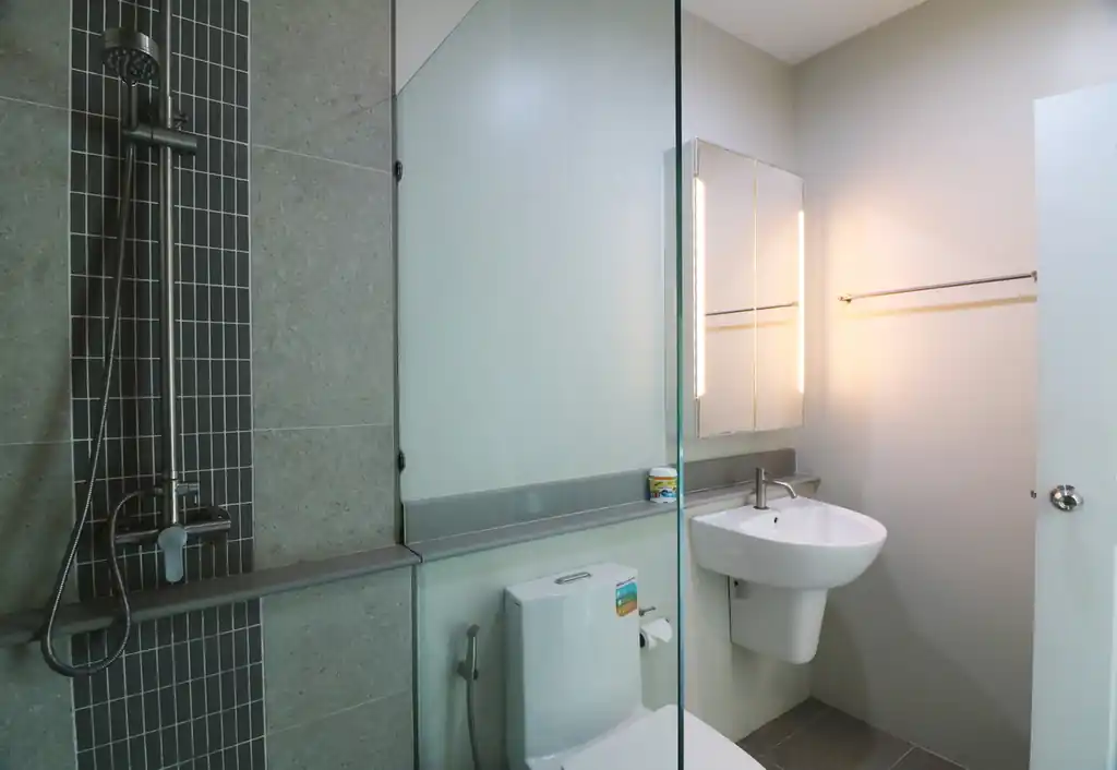 A barely lived-in 4 bedroom, 3 bathroom pool villa for sale in Khon Kaen at 8 Villas Riverside, photo 20