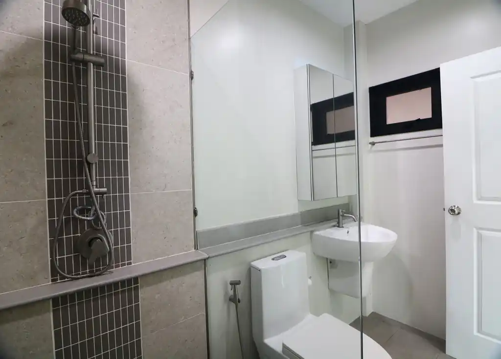 A barely lived-in 4 bedroom, 3 bathroom pool villa for sale in Khon Kaen at 8 Villas Riverside, photo 25