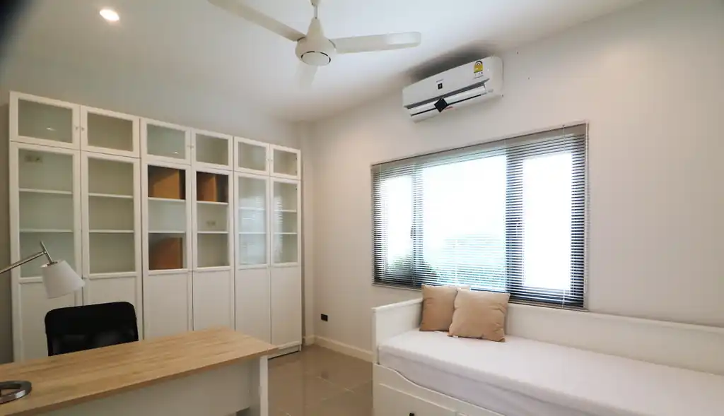 A barely lived-in 4 bedroom, 3 bathroom pool villa for sale in Khon Kaen at 8 Villas Riverside, photo 30