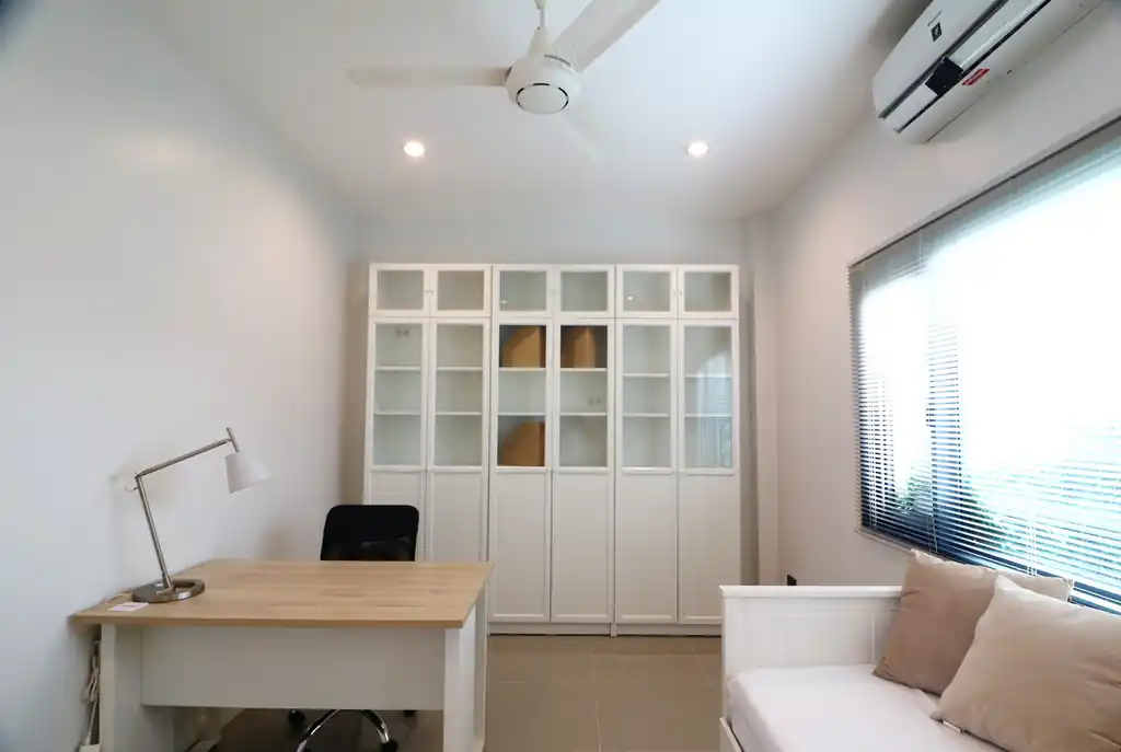 A barely lived-in 4 bedroom, 3 bathroom pool villa for sale in Khon Kaen at 8 Villas Riverside, photo 31