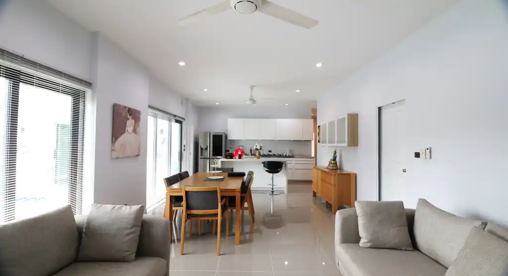 A barely lived-in 4 bedroom, 3 bathroom pool villa for sale in Khon Kaen at 8 Villas Riverside, photo 9