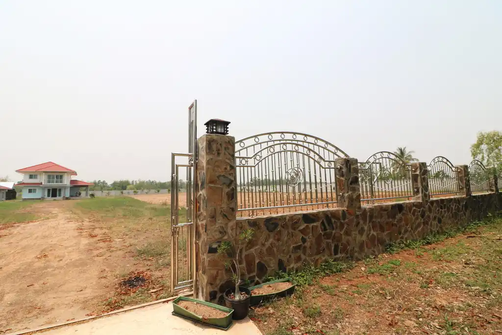 3 bedroom, 3 bathroom home on 16+ rai for sale in Nong Han, Udon Thani, photo 3