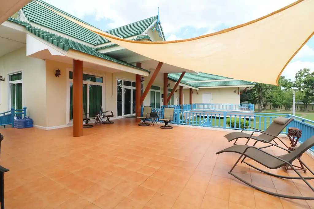 4 bedroom, 5 bathroom home and land for sale – about 6 rai – Wanon Niwat, Sakon Nakhon, photo 10
