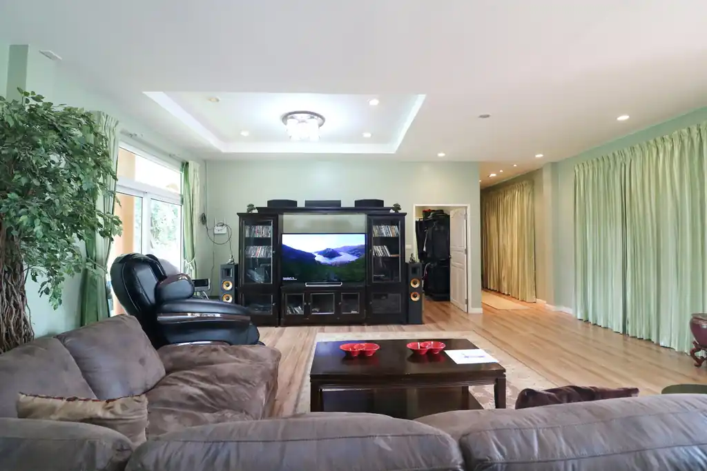 4 bedroom, 5 bathroom home and land for sale – about 6 rai – Wanon Niwat, Sakon Nakhon, photo 16