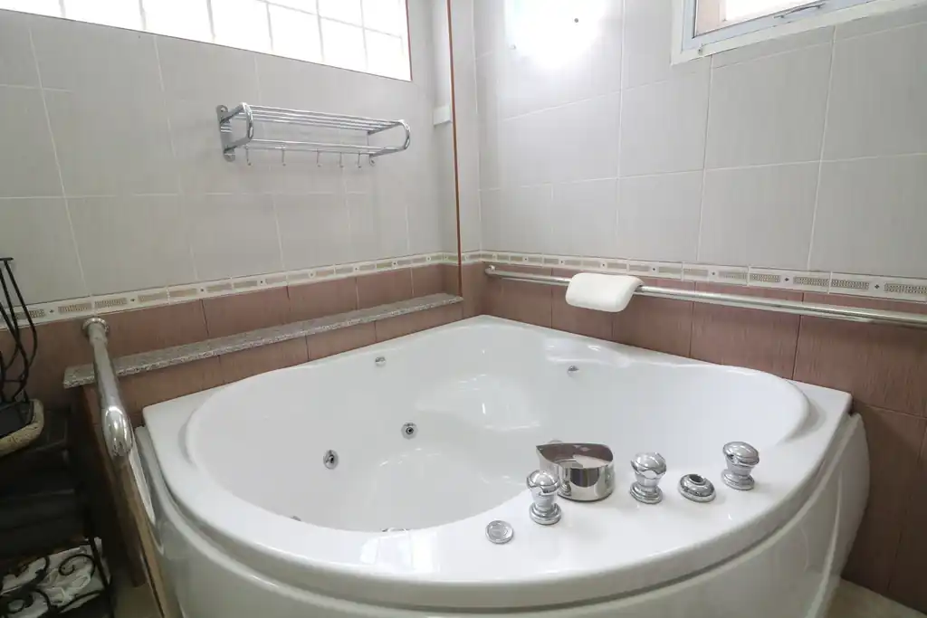4 bedroom, 5 bathroom home and land for sale – about 6 rai – Wanon Niwat, Sakon Nakhon, photo 31